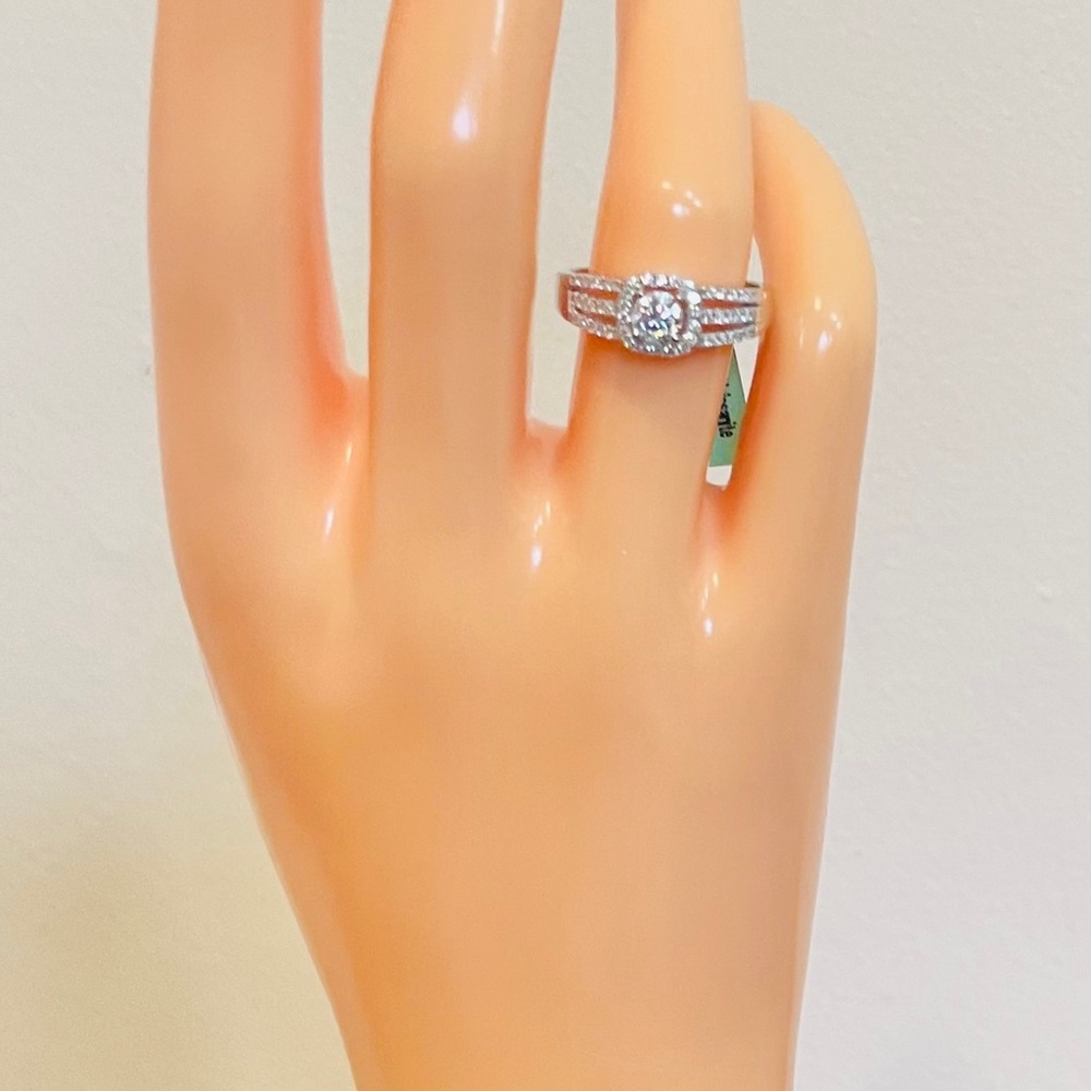 Sterling Silver Moissanite Halo Triple Split Shank Engagement Ring NWT Size 7